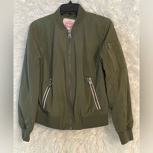 Levi Strauss & Co. Women’s Melanie Newport Bomber Full Zip Jacket. Size Small